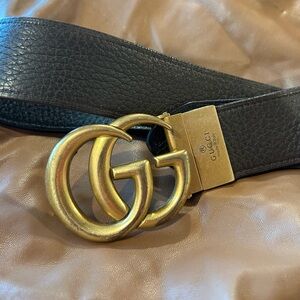 Gucci Men’s Reversible Leather Belt  “42/90 Black/Brown – Antique Gold GG Buckle